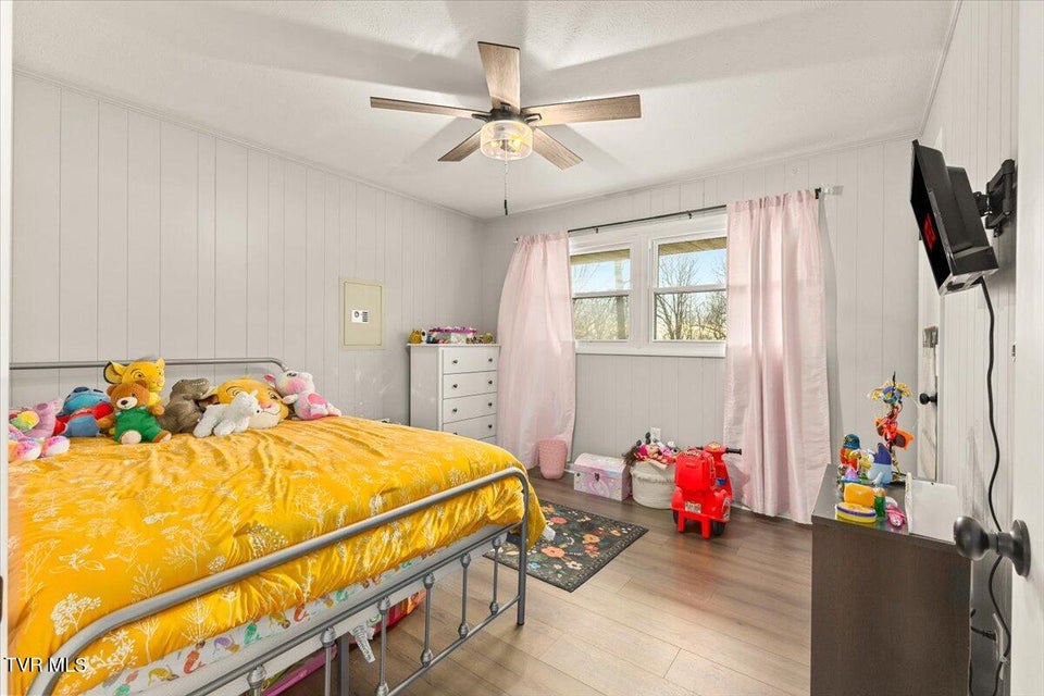 Photo #22: 204 Thompson Street