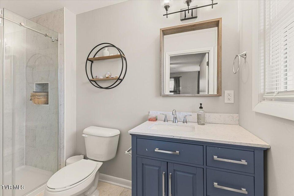 Photo #17: 204 Thompson Street