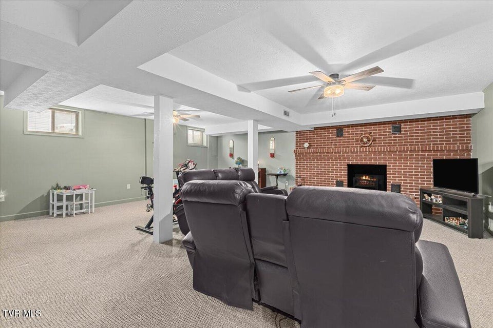 Photo #25: 204 Thompson Street