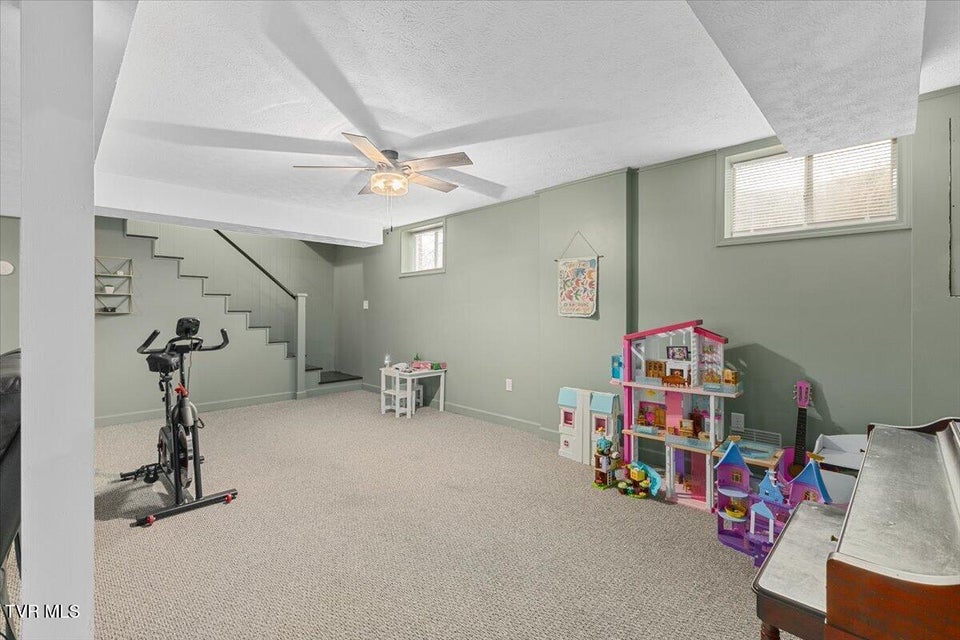 Photo #26: 204 Thompson Street