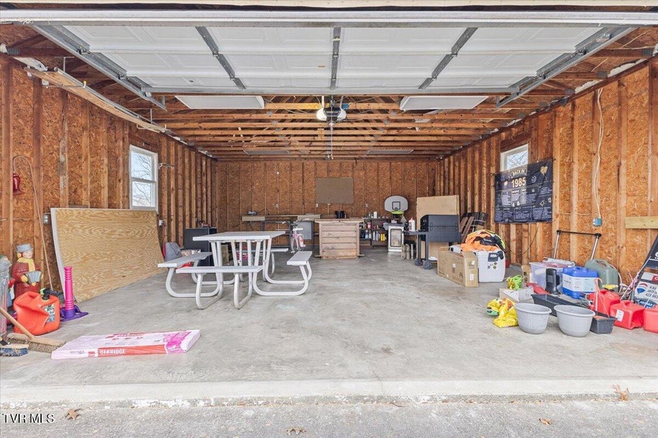 Photo #33: 204 Thompson Street