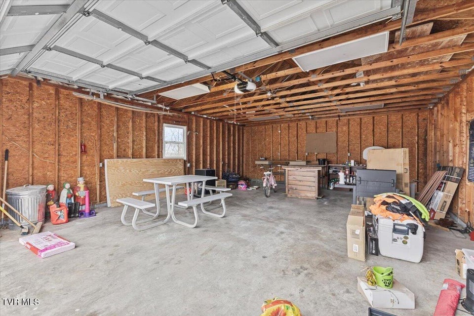 Photo #34: 204 Thompson Street