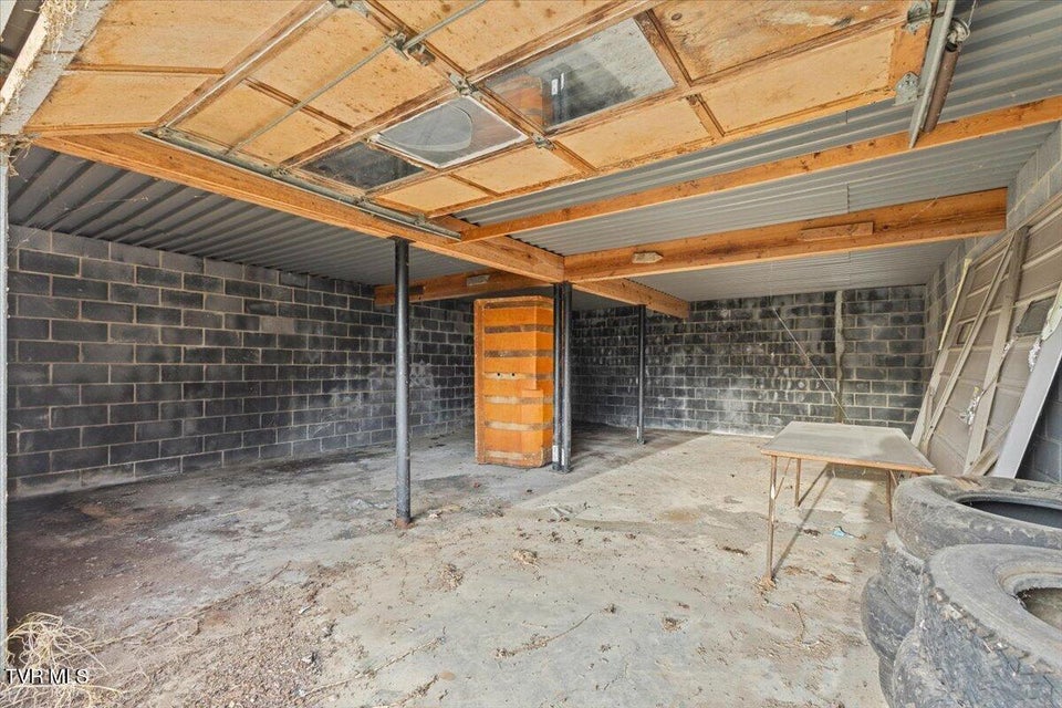 Photo #37: 204 Thompson Street