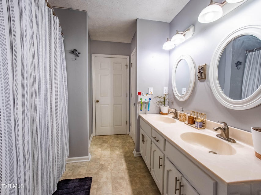 Photo #13: 200 Birdie Drive