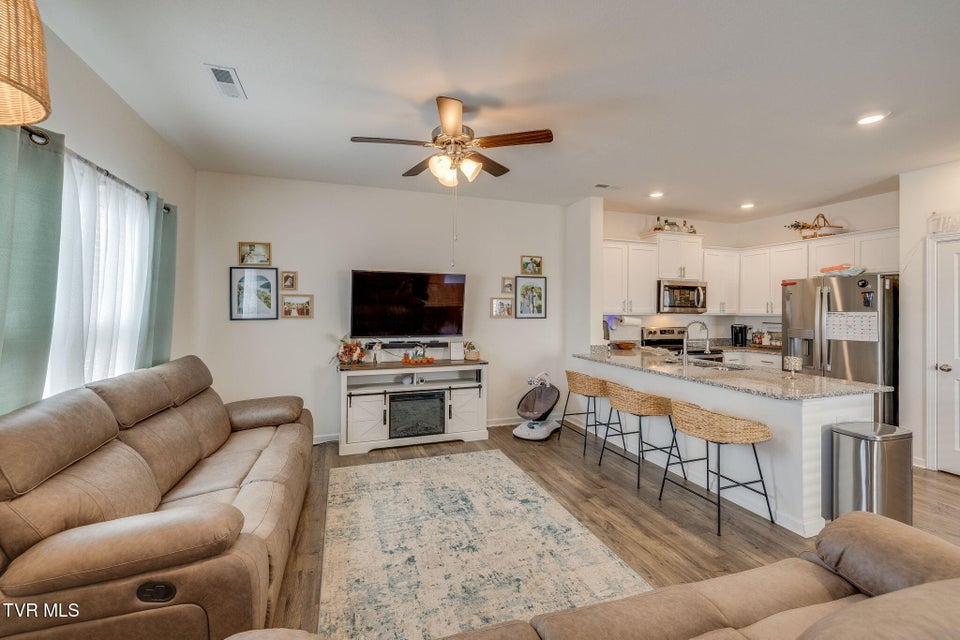 Photo #11: 1067 Hammett Road