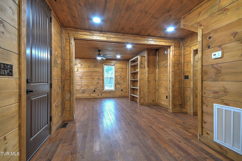 Photo #8: 138 Antique Street