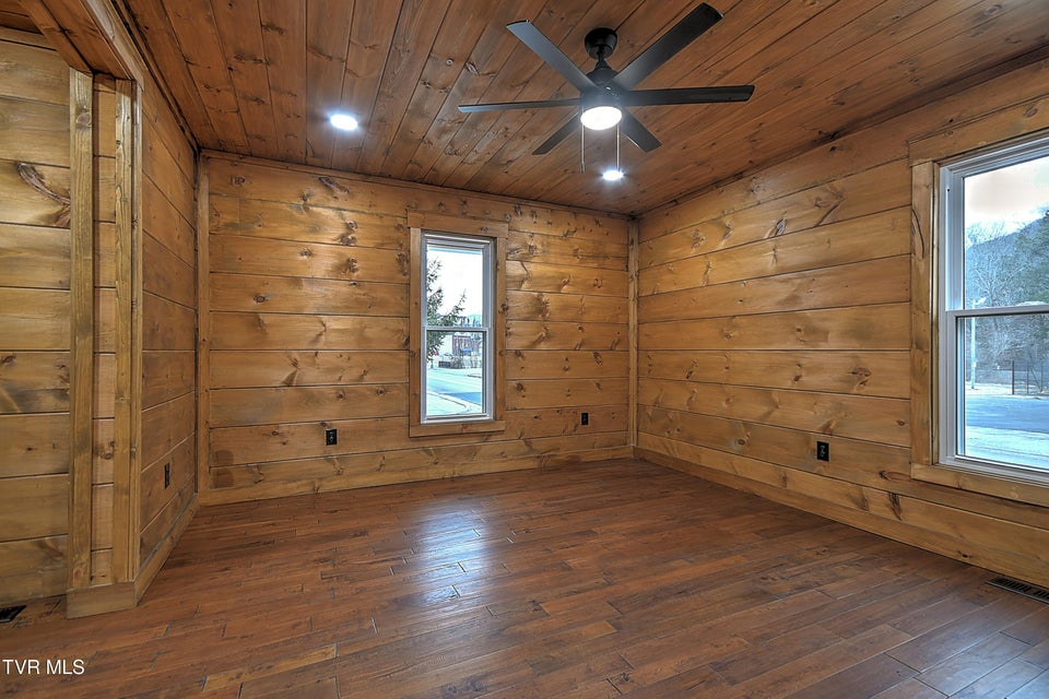 Photo #12: 138 Antique Street