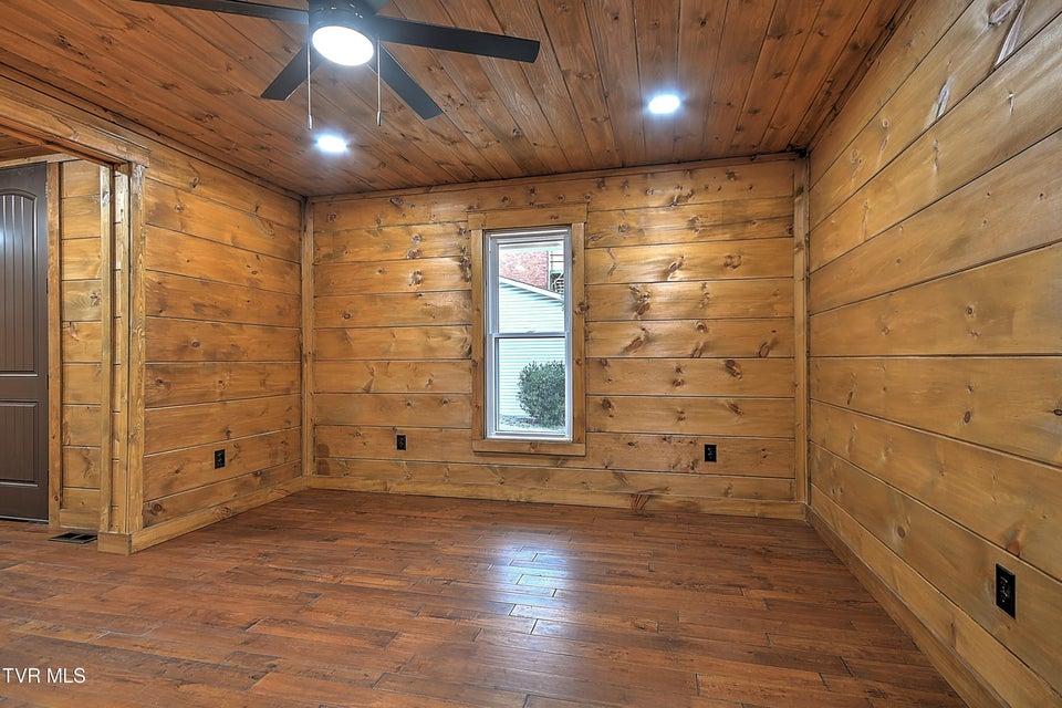 Photo #13: 138 Antique Street