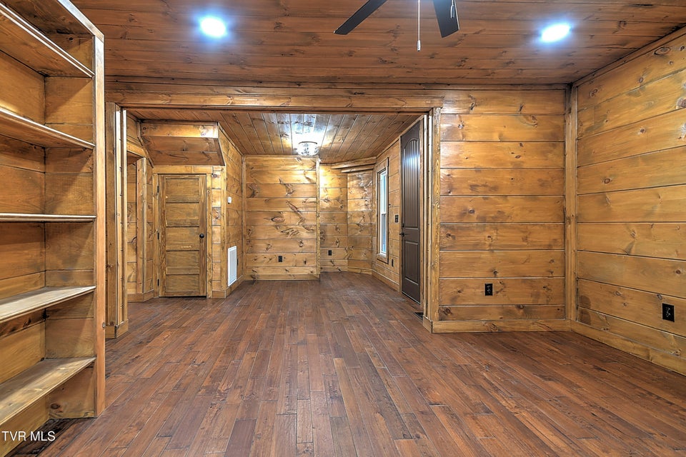 Photo #14: 138 Antique Street