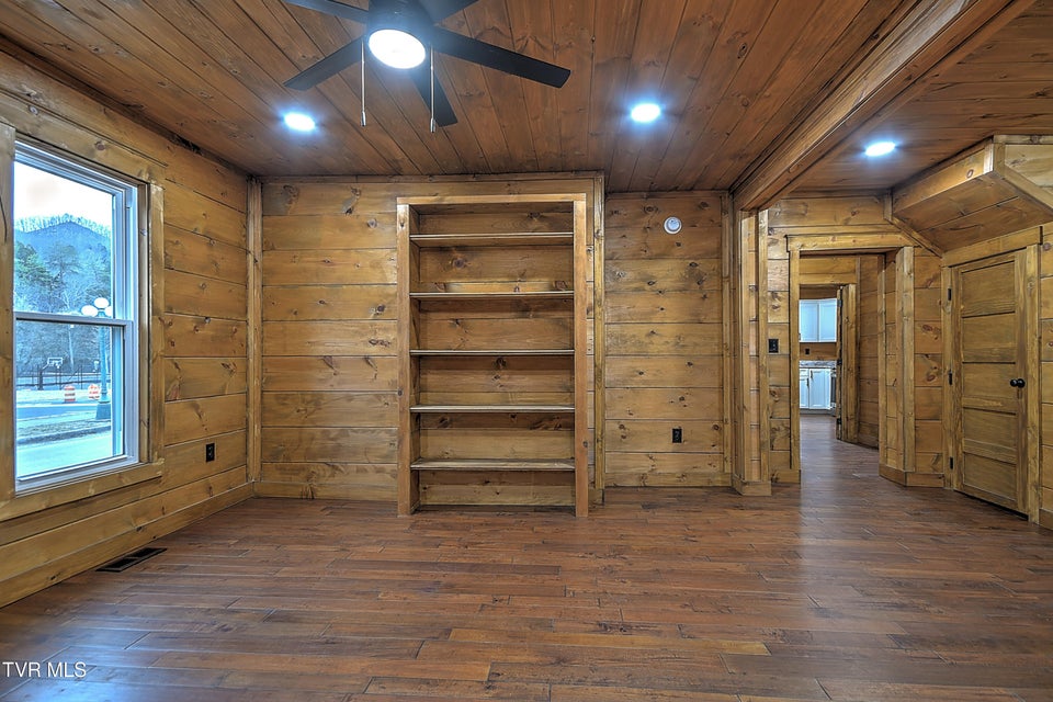 Photo #16: 138 Antique Street