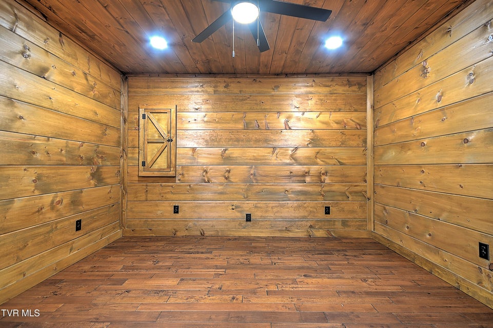 Photo #18: 138 Antique Street