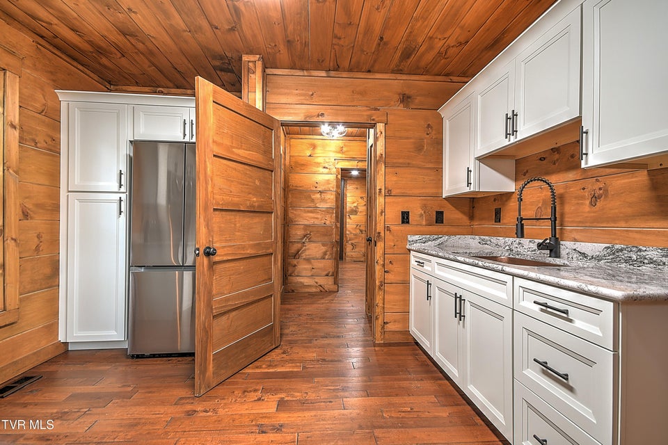 Photo #23: 138 Antique Street