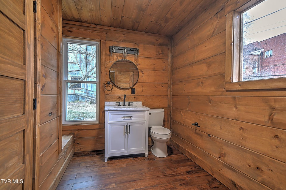 Photo #31: 138 Antique Street