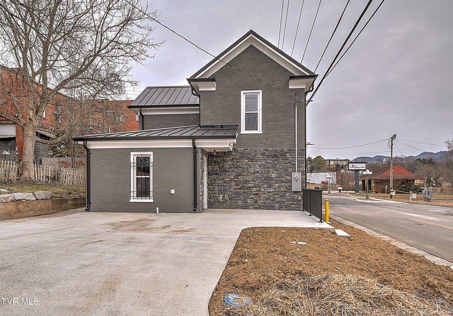 Photo #38: 138 Antique Street