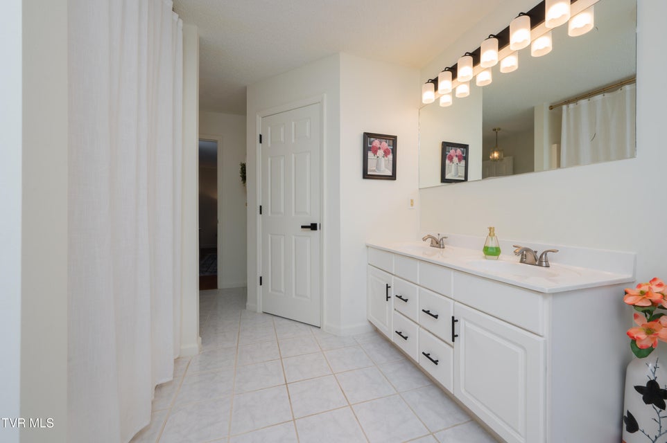 Photo #30: 744 Stuffle Street