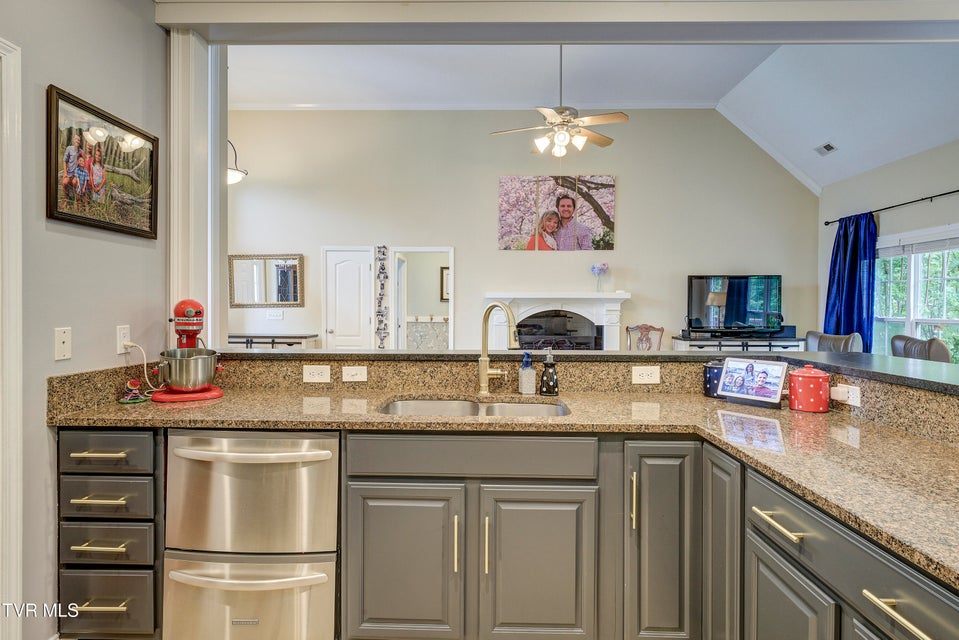 Photo #15: 194 Sunset Meadows Court