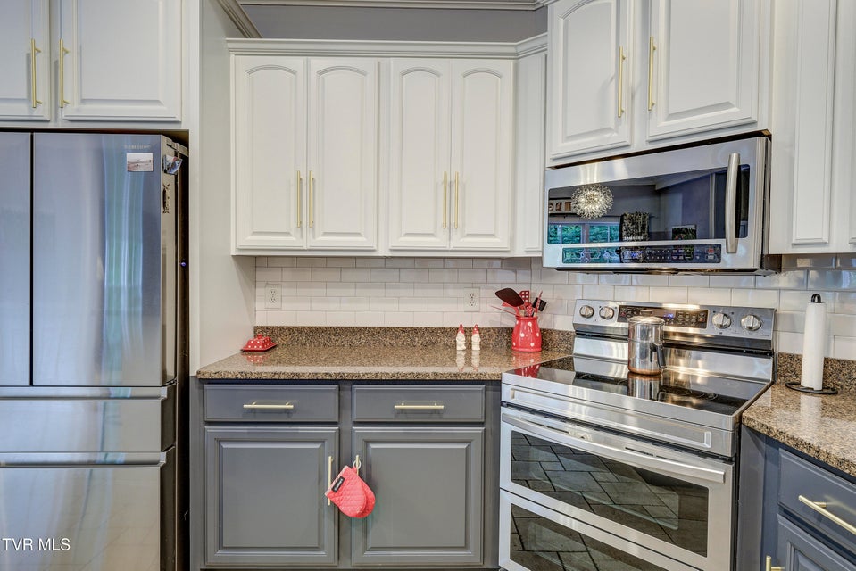 Photo #16: 194 Sunset Meadows Court