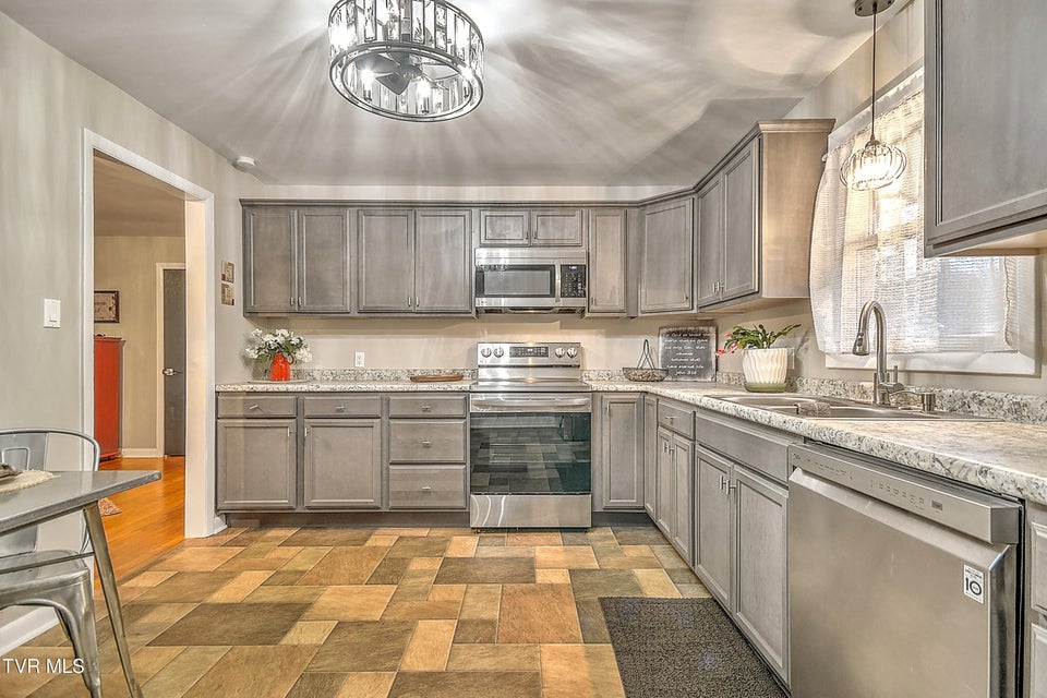 Photo #11: 2706 Shelby Street