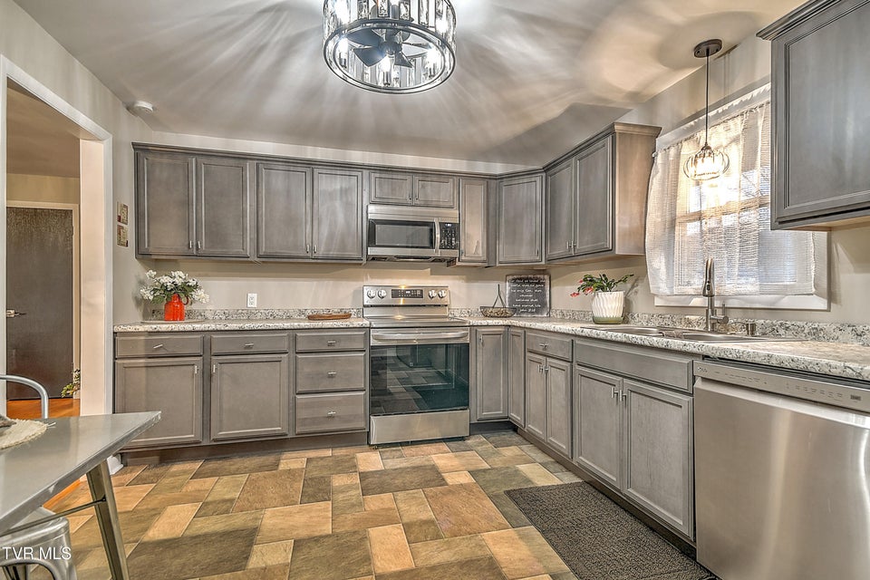 Photo #12: 2706 Shelby Street