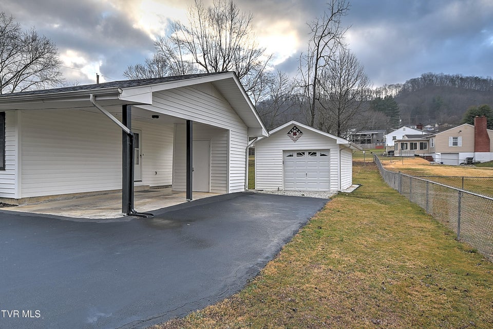 Photo #28: 2706 Shelby Street