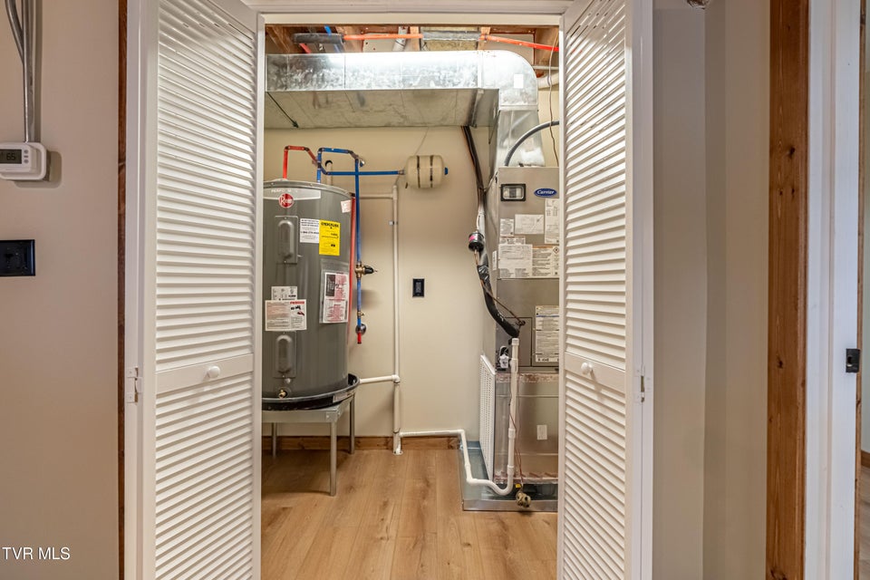 Photo #4: 453 Main Street