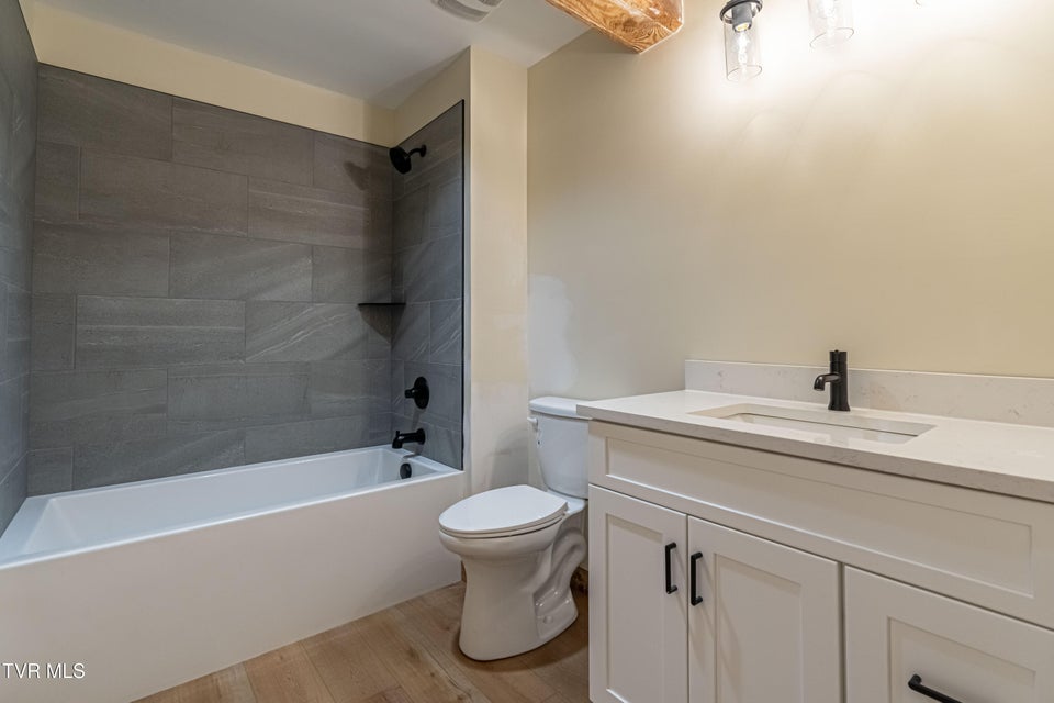 Photo #9: 453 Main Street