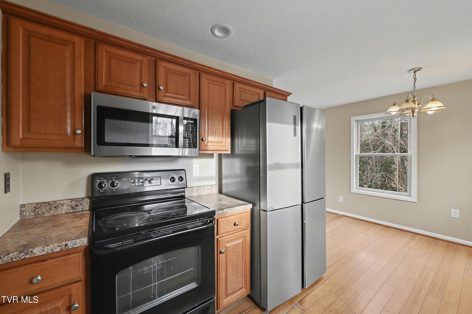 Photo #7: 399 Hillcrest Drive