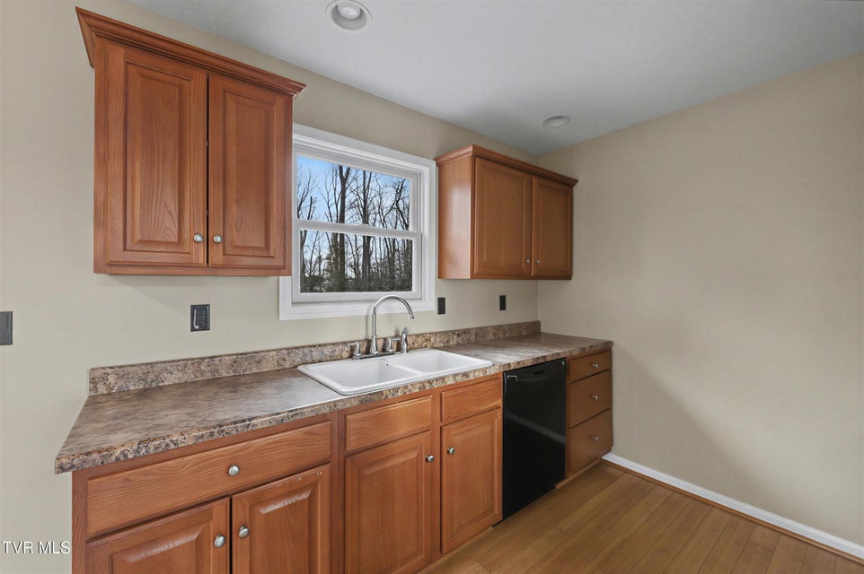 Photo #10: 399 Hillcrest Drive