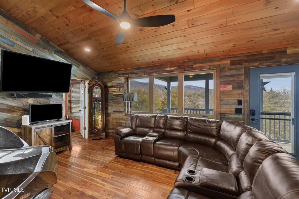 Photo #8: 1690 Goodman Loop