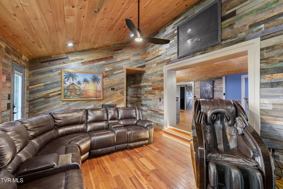 Photo #13: 1690 Goodman Loop