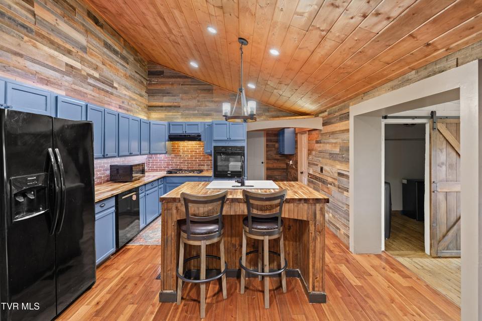 Photo #20: 1690 Goodman Loop