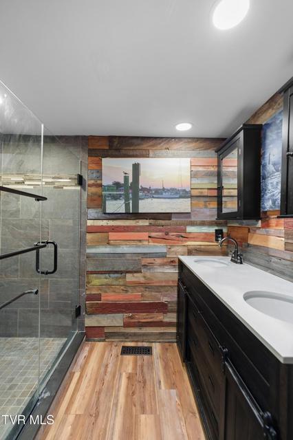 Photo #26: 1690 Goodman Loop