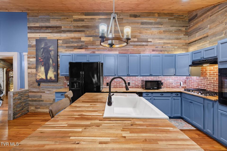 Photo #30: 1690 Goodman Loop