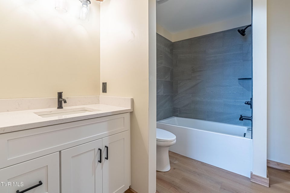 Photo #5: 453 Main Street