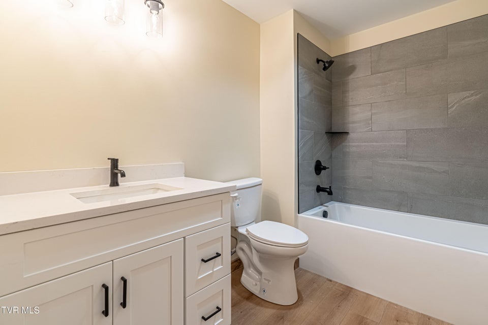 Photo #7: 453 Main Street