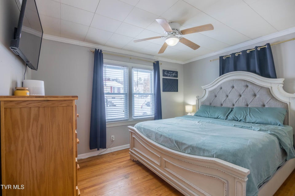 Photo #15: 324 Juniper Street