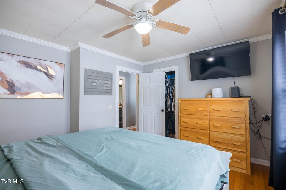 Photo #17: 324 Juniper Street