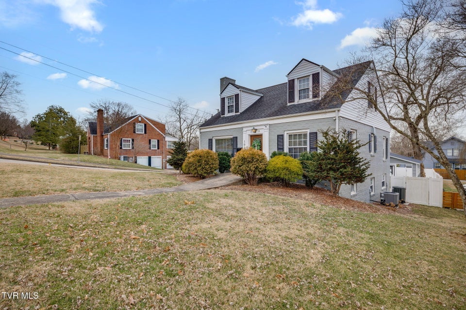 Photo #3: 1037 Watauga Street