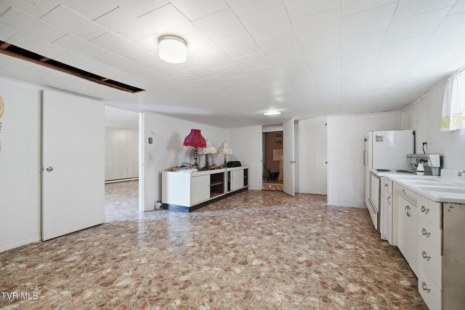 Photo #31: 128 10th Street