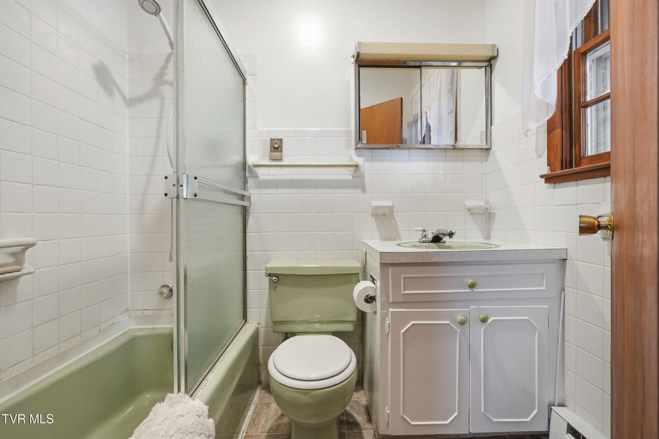 Photo #25: 128 10th Street