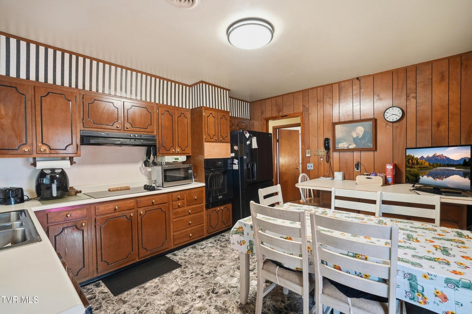 Photo #10: 128 10th Street