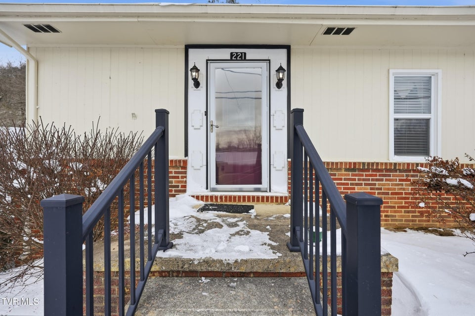 Photo #3: 221 Charleston Street