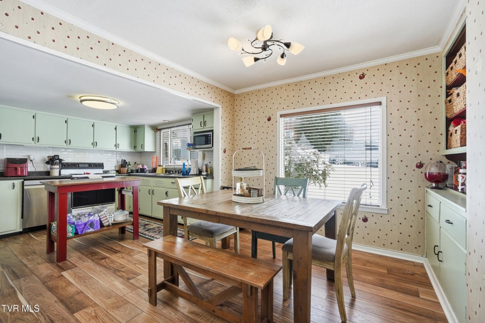 Photo #10: 221 Charleston Street