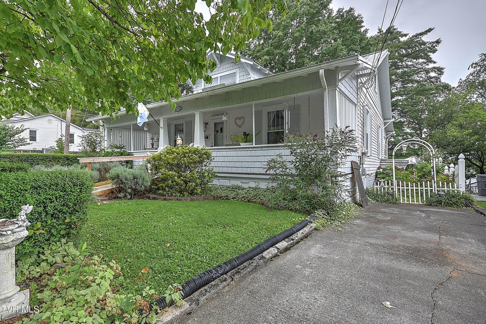 Photo #2: 1462 Georgia Avenue