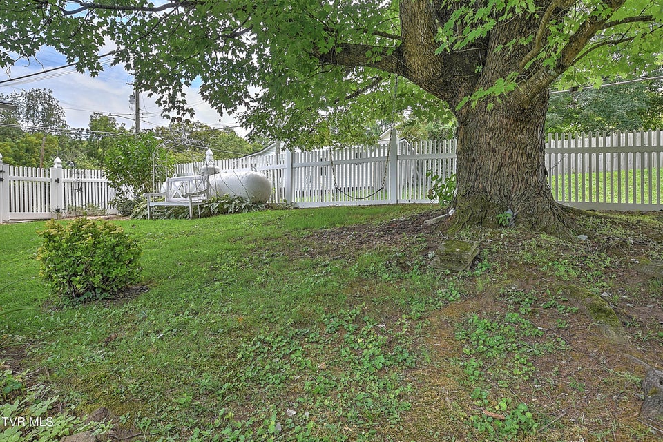 Photo #7: 1462 Georgia Avenue