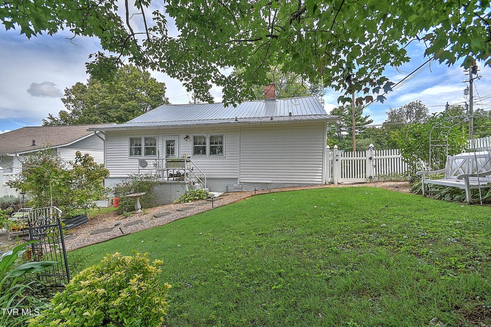 Photo #4: 1462 Georgia Avenue