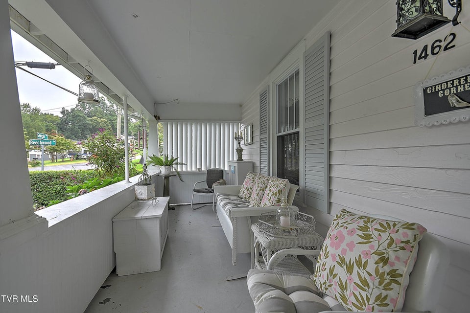 Photo #11: 1462 Georgia Avenue