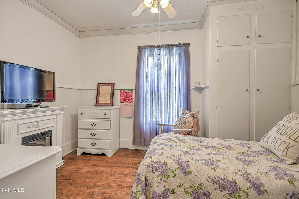 Photo #23: 1462 Georgia Avenue