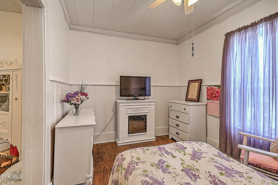 Photo #24: 1462 Georgia Avenue