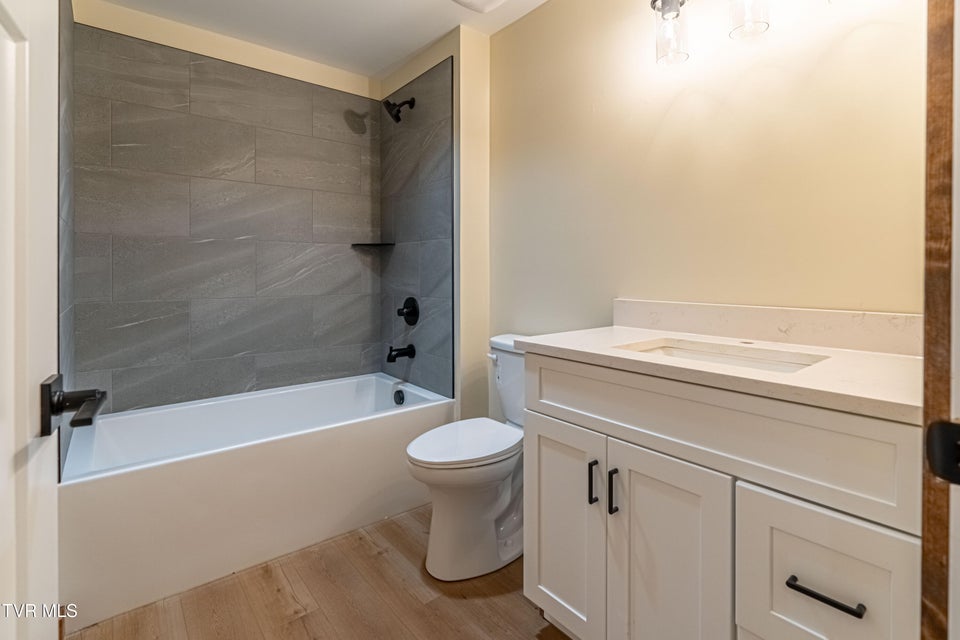 Photo #9: 453 Main Street